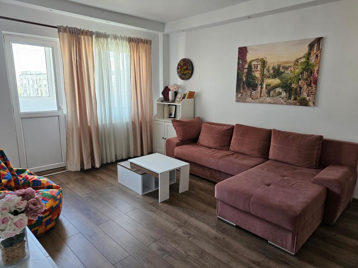 Apartament Near The Park Two Rooms Bukares Bagian luar foto