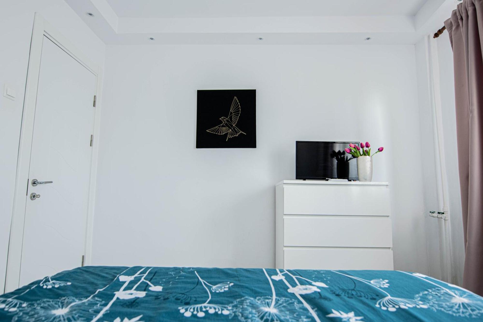Apartament Near The Park Two Rooms Bukares Bagian luar foto