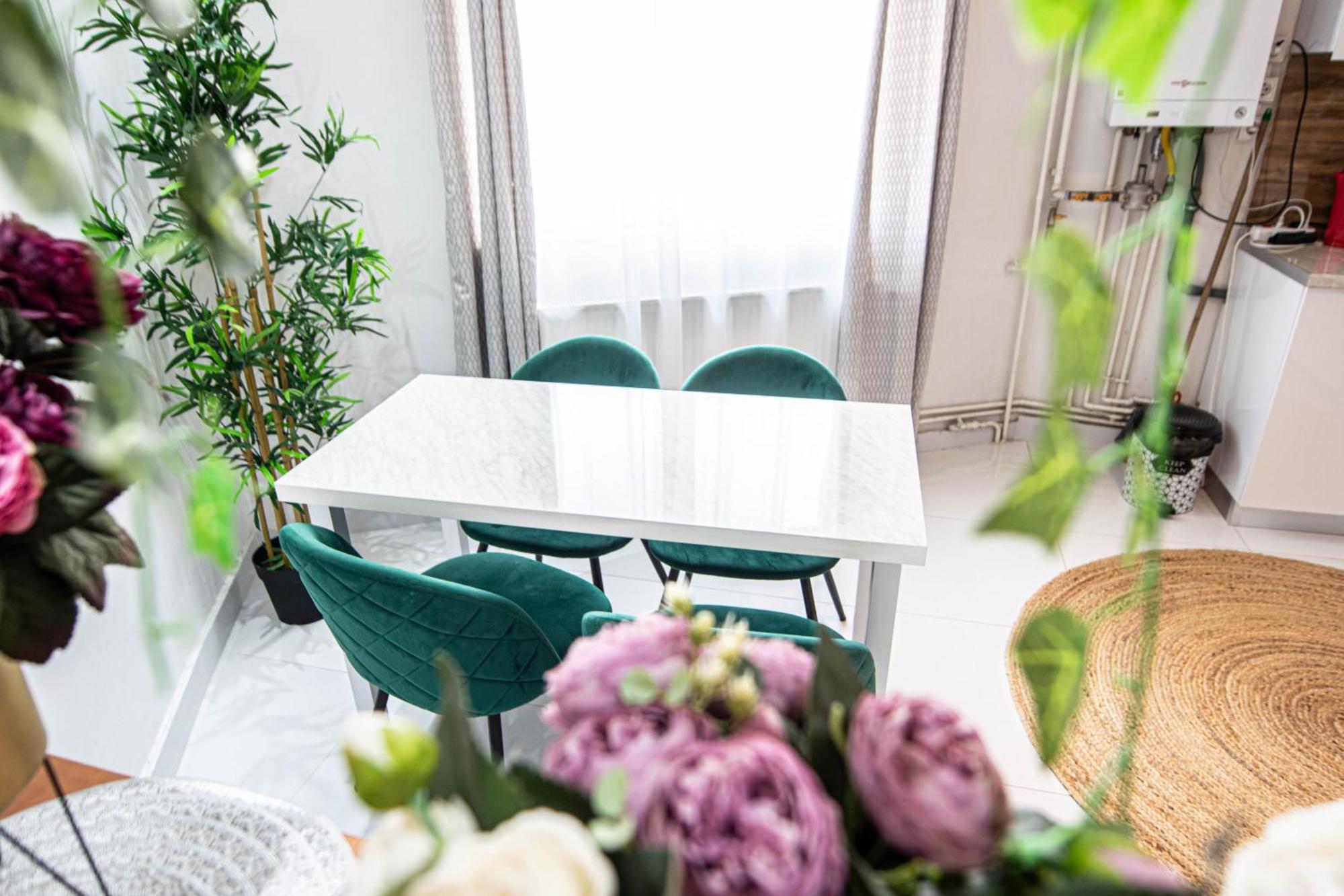 Apartament Near The Park Two Rooms Bukares Bagian luar foto