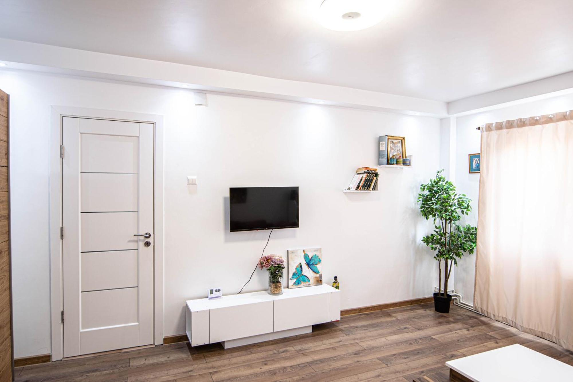 Apartament Near The Park Two Rooms Bukares Bagian luar foto