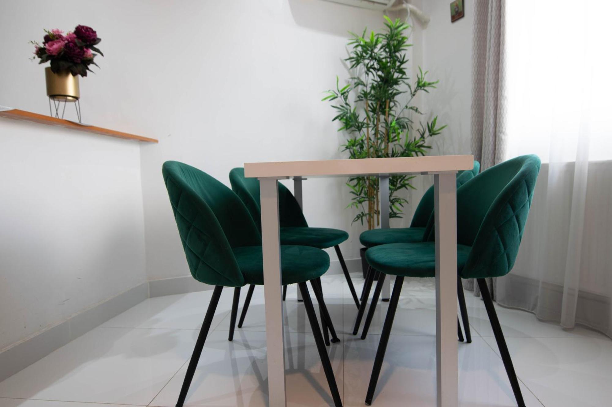 Apartament Near The Park Two Rooms Bukares Bagian luar foto